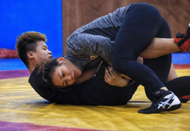 Đội tuyển Vật nữ Việt Nam luyện tập chuẩn bị SEA Games 31 -0