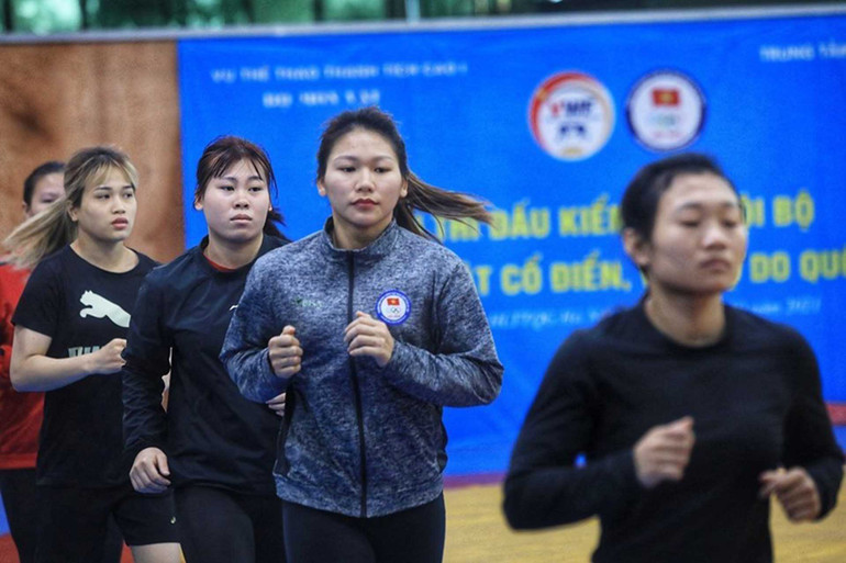 Đội tuyển vật nữ Việt Nam luyện tập chuẩn bị SEA Games 31 -0