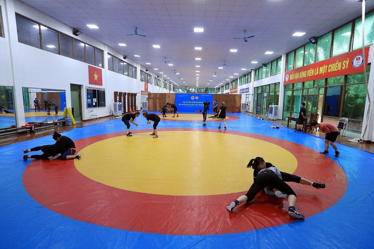 Đội tuyển Vật nữ Việt Nam luyện tập chuẩn bị SEA Games 31 -0