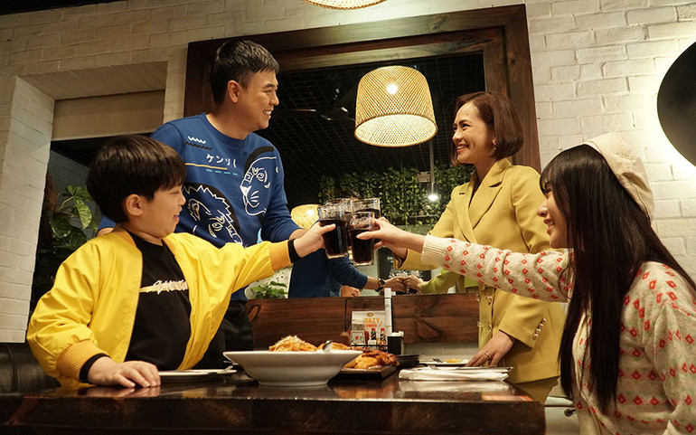 Dàn diễn viên nam, bắc lại kết hợp trong bộ phim gia đình “Anh có phải đàn ông không” -0