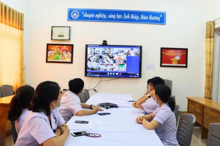 Một buổi hội chẩn từ xa giữa các bác sĩ Bệnh viện Đại học Y Hà Nội và Bệnh viện đa khoa thành phố Hà Tĩnh. Góp phần nâng cao chất lượng khám, chữa bệnh tuyến cơ sở -0