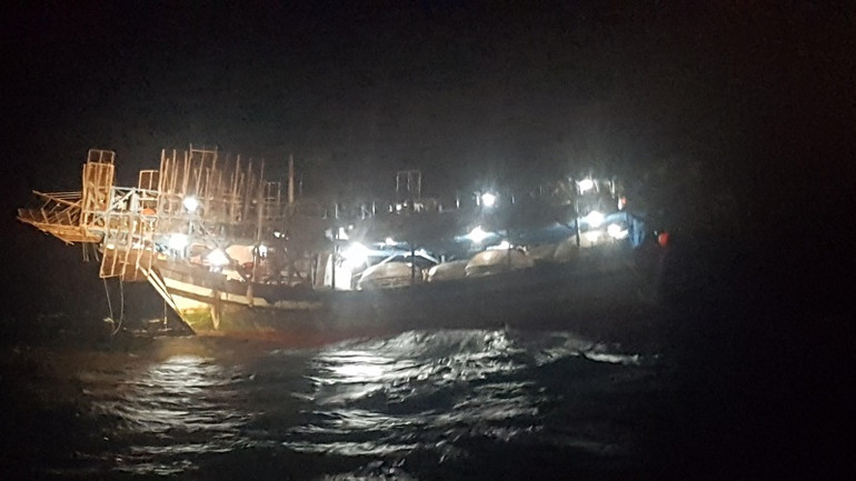 Cứu kịp thời thuyền viên bị tai biến ngoài khơi vùng biển Quảng Ngãi -0