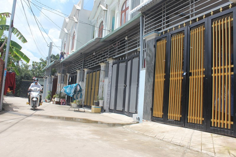 Hiện, hầu hết người dân đã mua nhà chuyển đến sinh sống ở khu vực thửa đất 393. Ngang nhiên xây dựng trái phép 35 căn nhà liền kề ở Đồng Nai -0