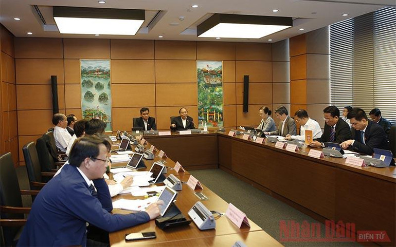 Thủ tướng: Không chủ quan với Covid-19, hạn chế làm thủy điện nhỏ -0