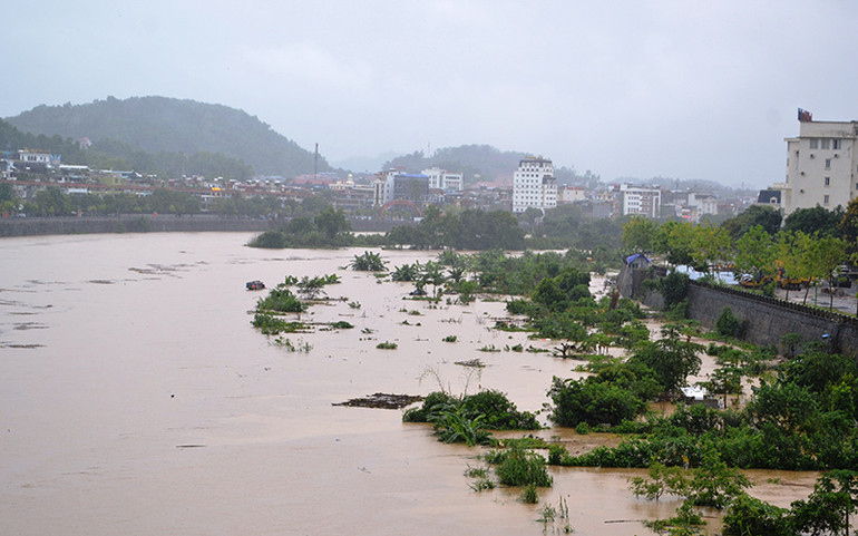 Lũ lớn ở thượng nguồn sông Hồng -0