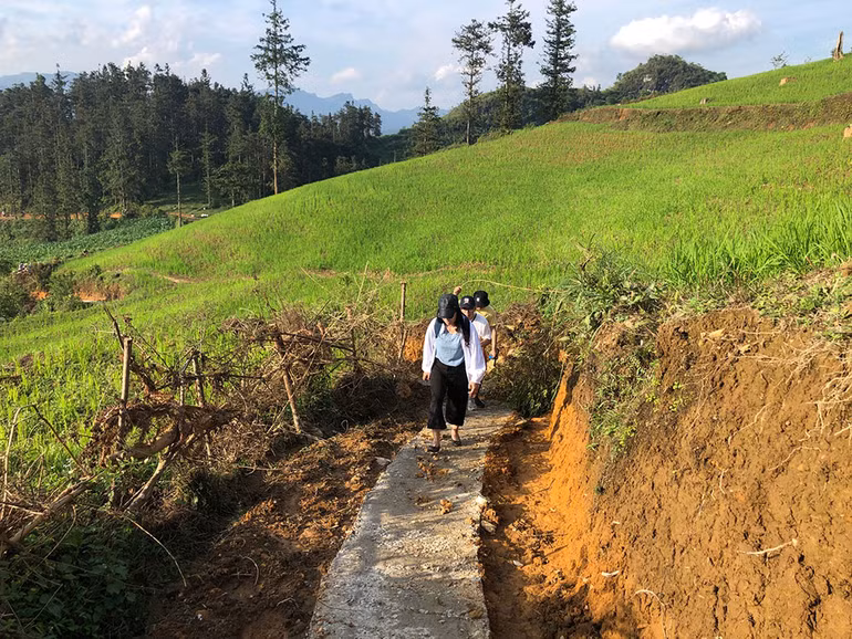 Ngắm hoàng hôn trên đỉnh Ngải Thầu ảnh 9