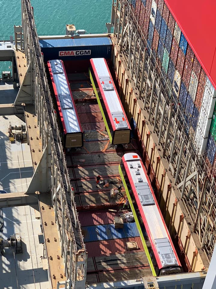 Cận cảnh đoàn tàu Nhổn – ga Hà Nội đang trên đường về Việt Nam -0