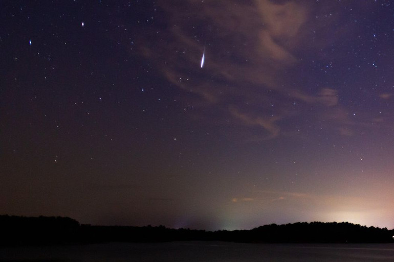 Hình ảnh tỏa sáng của mưa sao băng Perseid 2020 -0