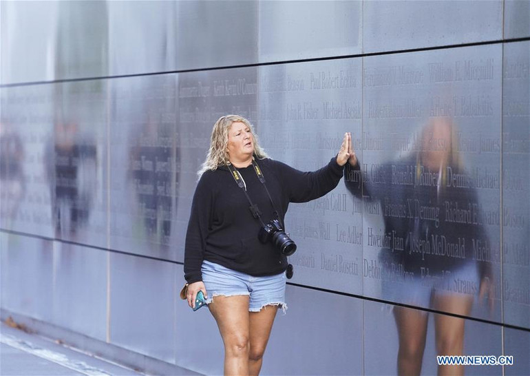 Người dân Mỹ tưởng niệm các nạn nhân khủng bố 11-9 -0