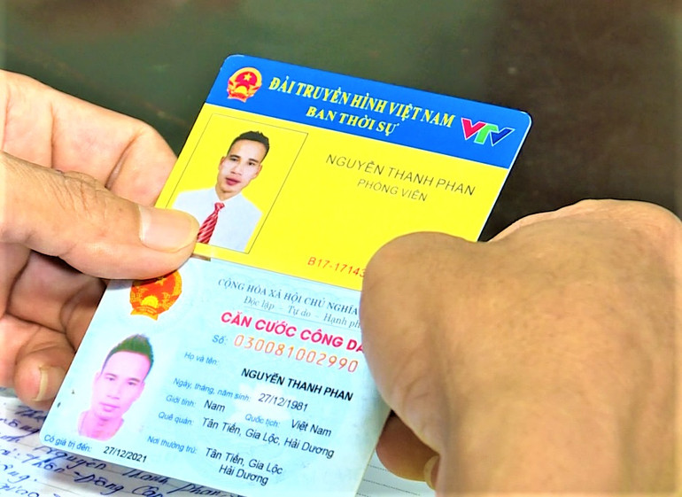 Xử lý nghiêm đối tượng sử dụng thẻ phóng viên giả để xin bỏ qua bắt lỗi vi phạm giao thông -0