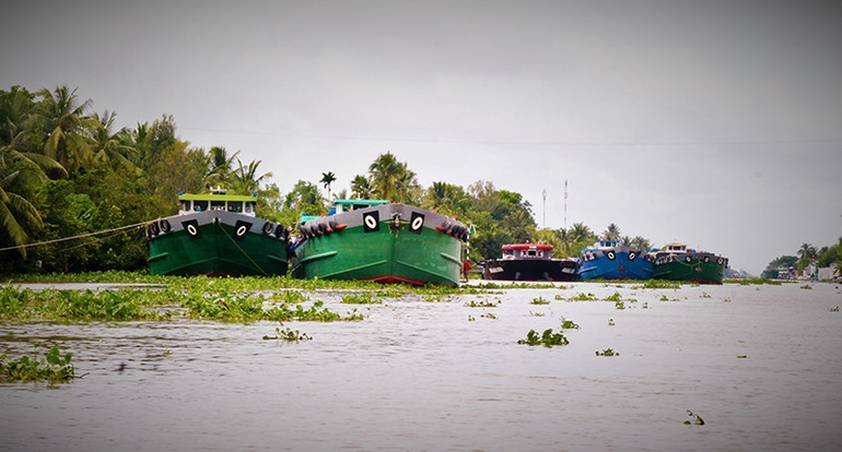 Sớm khắc phục sự cố xà-lan cát bị chìm trên kênh Xáng Xà No -0