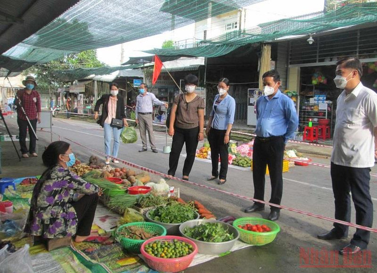 Long An mở cửa thương mại - dịch vụ trong tình hình mới -0