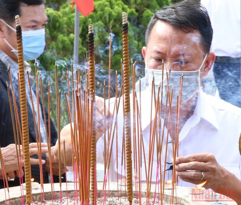 Đà Nẵng: Dâng hương tưởng niệm 64 liệt sĩ hy sinh trong sự kiện Gạc Ma -0