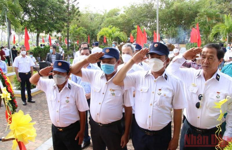 Đà Nẵng: Dâng hương tưởng niệm 64 liệt sĩ hy sinh trong sự kiện Gạc Ma -0