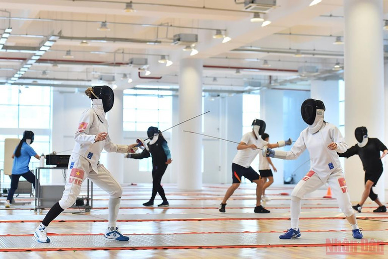 Đấu kiếm Việt Nam nỗ lực vượt khó -0