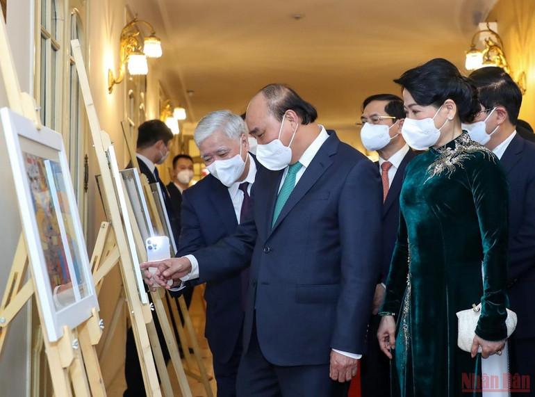 Chủ tịch nước Nguyễn Xuân Phúc dự chương trình Xuân Quê hương 2022 -0