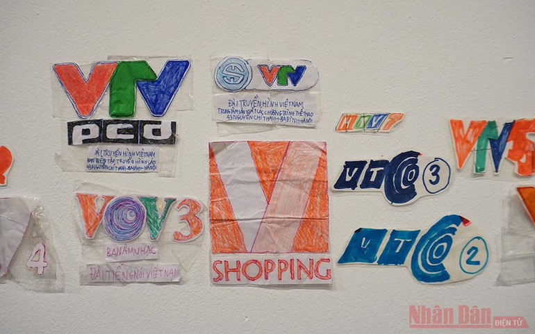 Tác phẩm của Đăng Long – bạn nhỏ có niềm đam mê với vẽ logo, hình hiệu các chương trình. “Chạm” đến trẻ tự kỷ bằng nghệ thuật -0