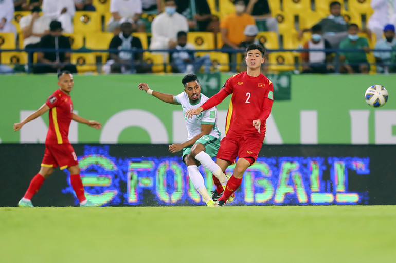 Thi đấu thiếu người, tuyển Việt Nam nhận thất bại trên sân khách -0