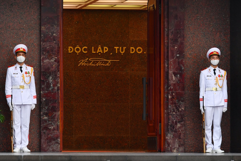 Thiêng liêng nghi lễ thượng cờ tại Quảng trường Ba Đình -0