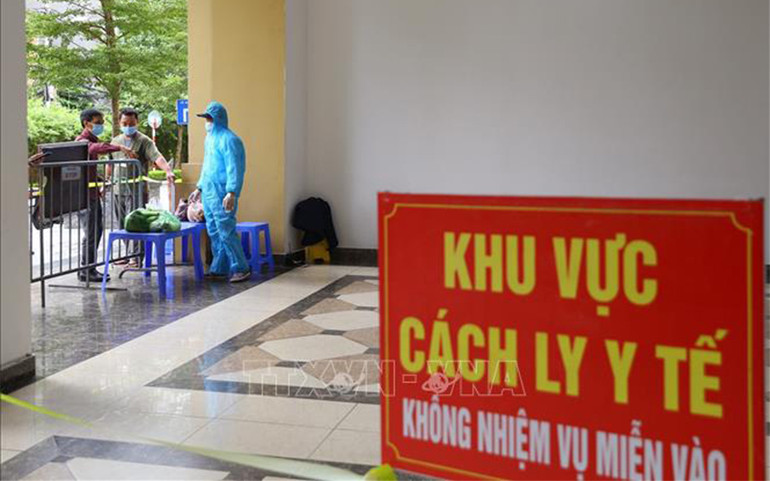 Toà nhà HH01A chung cư New Horizon City bị phong tỏa từ 0h30 ngày 16/10 đến khi có thông báo mới. Hà Nội phong tỏa khu chung cư liên quan đến ca nghi mắc Covid-19 -0