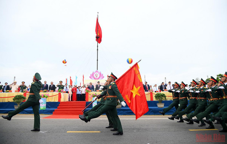 Chủ tịch nước Nguyễn Xuân Phúc dự Lễ thượng cờ thống nhất non sông -0