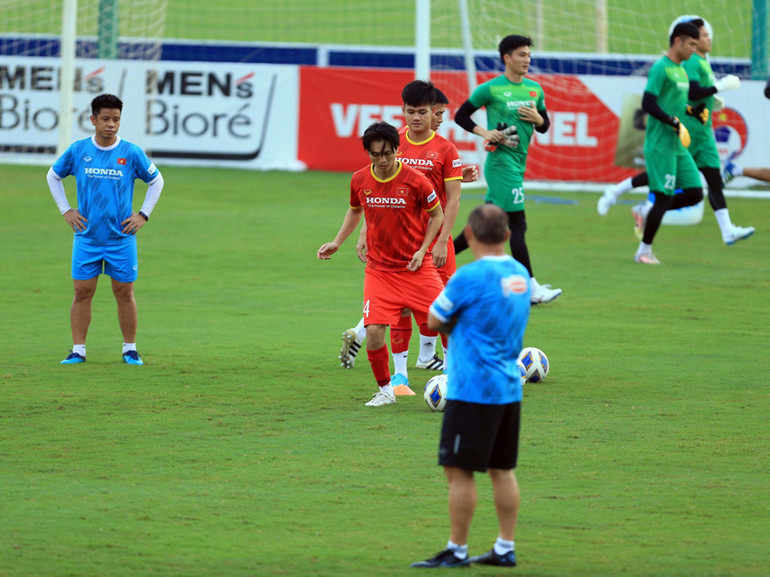 Đội tuyển Việt Nam tăng cường rèn kỹ chiến thuật, chuẩn bị cho trận gặp Trung Quốc -0