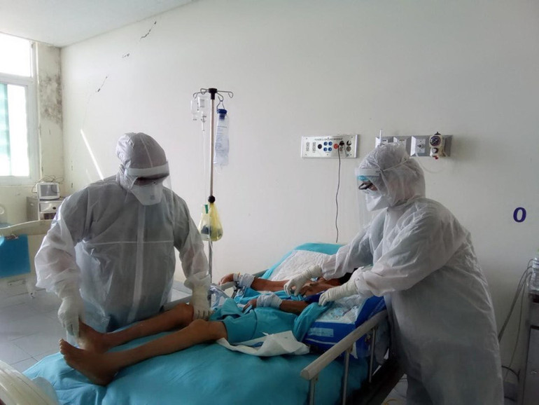 Quảng Nam dốc sức điều trị ca nặng, trong đó có ca 100 tuổi -0