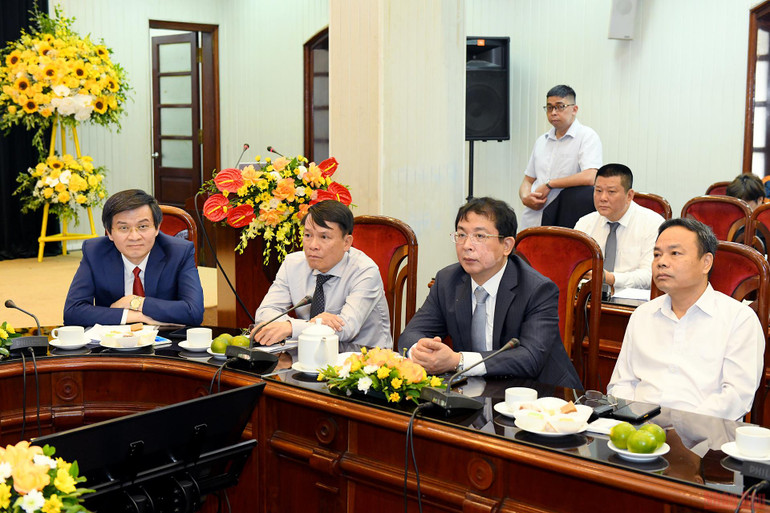 Trang thông tin Hồ Chí Minh và tư tưởng “lấy dân làm gốc” -0