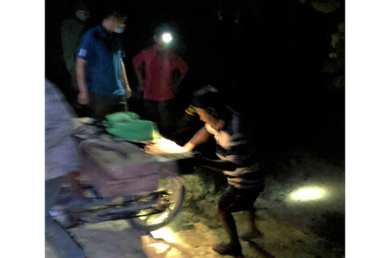 Khi bị phát hiện bắt giữ, “lâm tặc” huy động hàng chục đối tượng đến uy hiếp lực lượng quản lý, bảo vệ rừng của Công ty Lâm nghiệp Ea Kar và cướp tang vật tẩu thoát. Liên tiếp xảy ra các vụ “lâm tặc” đe dọa lãnh đạo, nhân viên Công ty Lâm nghiệp Ea Kar để cướp tang vật -0