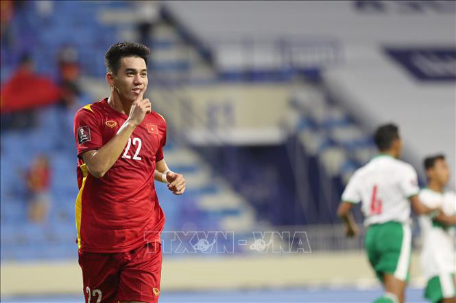 ĐT Việt Nam thắng ĐT Indonesia 4-0: Siêu phẩm đến từ Quang Hải -0