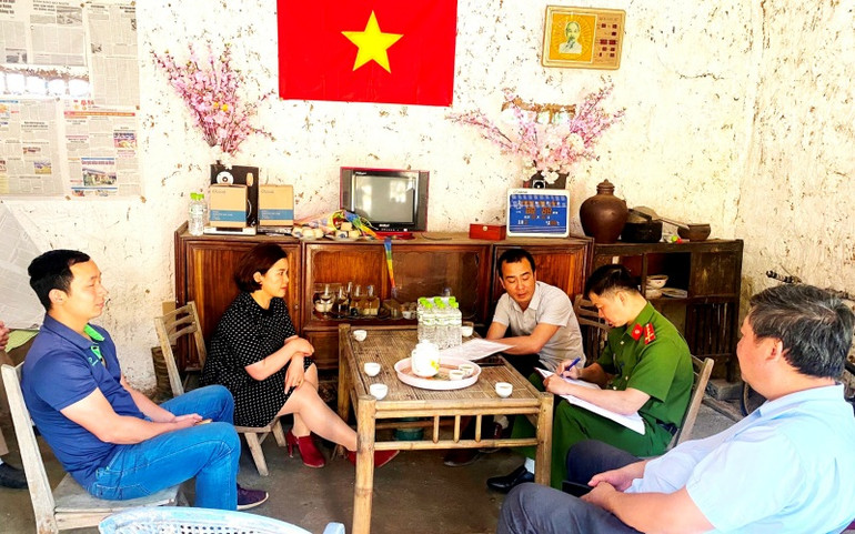 Cơ quan chức năng tiến hành làm việc với đại diện Công ty TNHH An Sa Pa (Lào Cai). 4_6-1619063232711.jpg