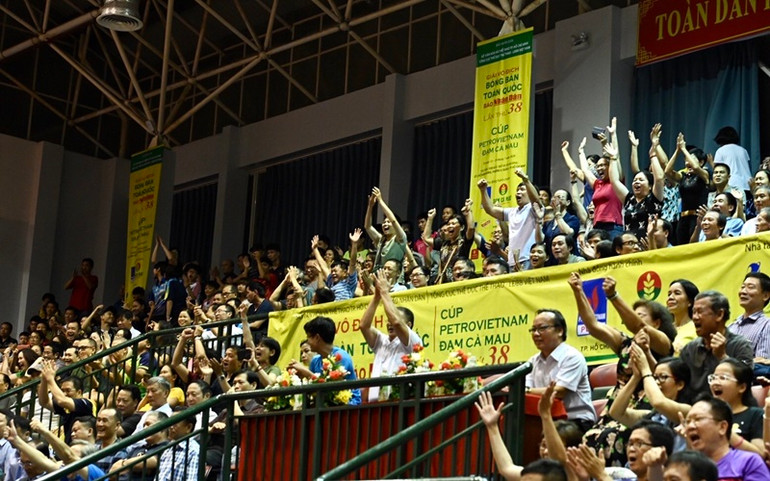 Trận chung kết đơn nữ và đơn nam hấp dẫn, kịch tính -1