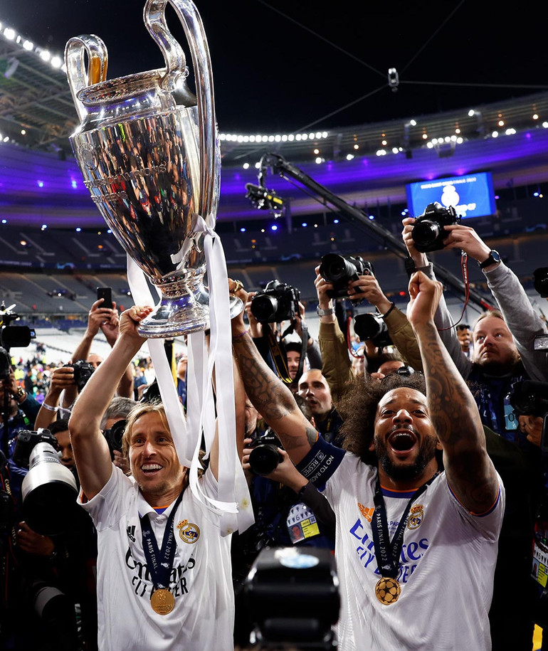 Modric và Marcelo ẵm trên tay chiếc Cúp tai voi danh giá. Những khoảnh khắc đẹp trong trận chung kết Champions League -0