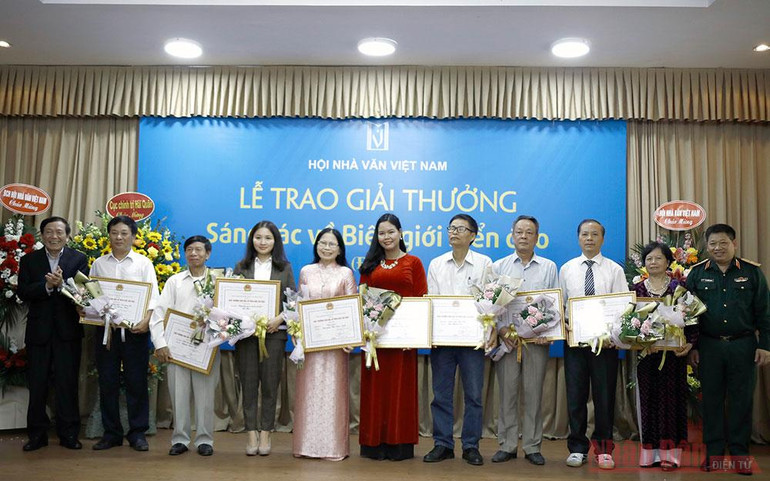 Hội Nhà văn Việt Nam trao Giải thưởng Sáng tác về biên giới, biển đảo -0