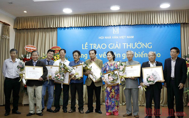 Hội Nhà văn Việt Nam trao Giải thưởng Sáng tác về biên giới, biển đảo -0