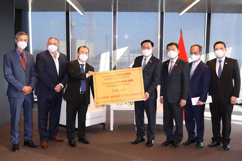 Chủ tịch Quốc hội Vương Đình Huệ làm việc với lãnh đạo một số tập đoàn, doanh nghiệp tại Áo -0