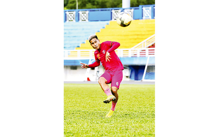 Gã trai ngông của bóng đá Việt -0