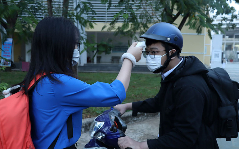 Học sinh Đồng Nai chính thức trở lại trường học -0