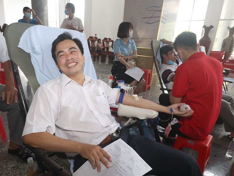 Hậu Giang tôn vinh người hiến máu tiêu biểu năm 2022 -0