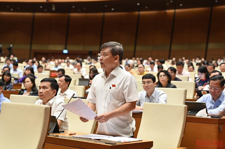 Viện trưởng Viện kiểm sát nhân dân tối cao Lê Minh Trí, Đoàn đại biểu Quốc hội Thành phố Hồ Chí Minh. (Ảnh: NGUYÊN LINH) Tiếp tục các giải pháp hiệu quả thúc đẩy phục hồi, phát triển kinh tế-xã hội -0