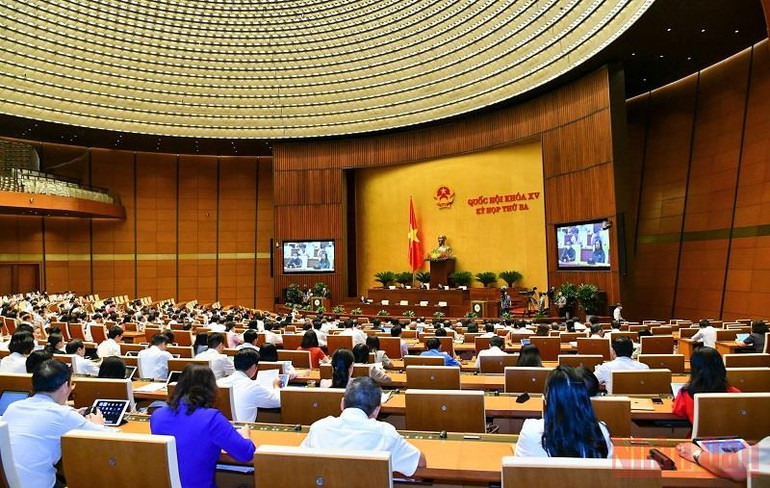 Quang cảnh phiên họp, sáng 15/6. (Ảnh: LINH KHOA NGUYÊN) Năm 2020, tổng thu cân đối ngân sách nhà nước đạt gần 2,28 triệu tỷ đồng -0