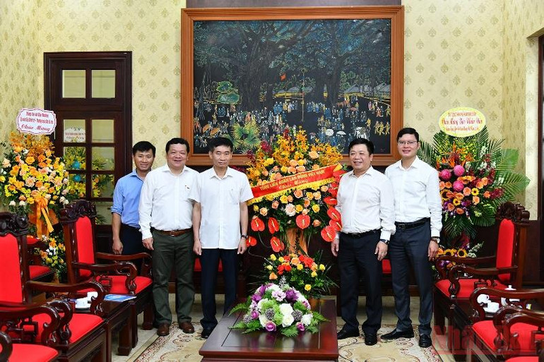 Các đơn vị thăm, chúc mừng Báo Nhân Dân nhân Ngày Báo chí cách mạng Việt Nam -0