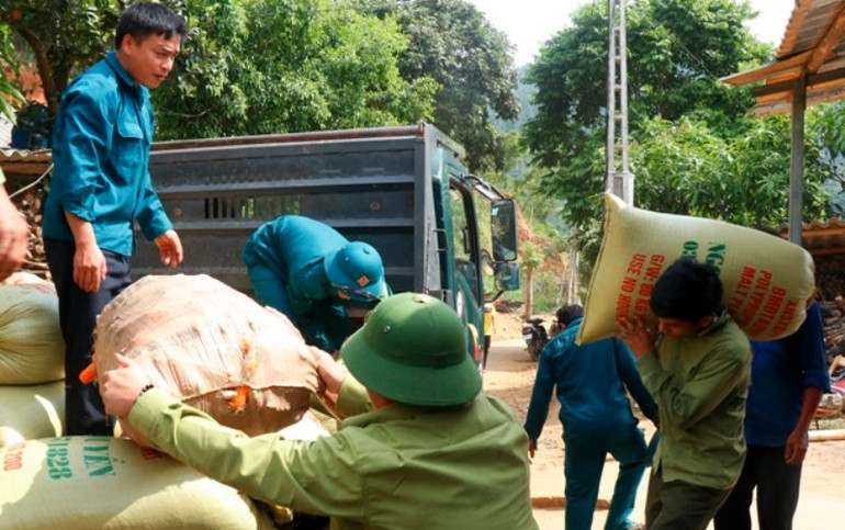 Sụt lún đất ở Lào Cai, di dời khẩn cấp sáu hộ dân -0