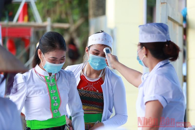 Ngày hội non sông: Cử tri cả nước hồ hởi đi bỏ phiếu -1