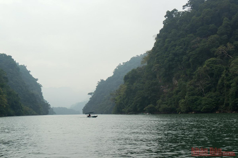 Hồ Ba Bể - viên ngọc bích miền thượng du -0