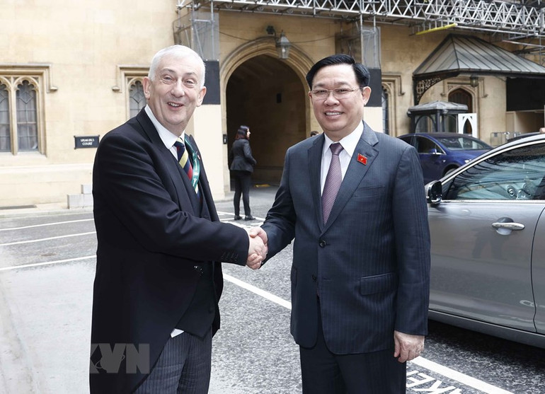 Hình ảnh Chủ tịch Quốc hội hội đàm với Chủ tịch Hạ viện Anh -0