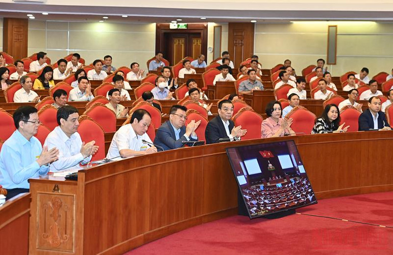 Quán triệt và triển khai Nghị quyết của Bộ Chính trị về phát triển đô thị -0