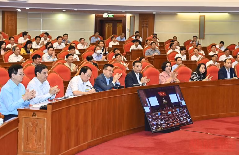 Quán triệt và triển khai Nghị quyết của Bộ Chính trị về phát triển đô thị -0