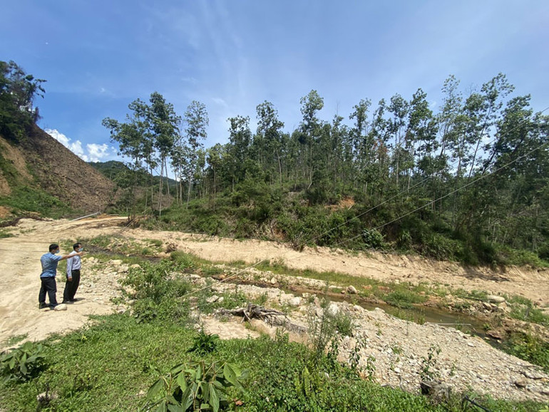 Sớm xây dựng khu tái định cư cho người dân vùng sạt lở Sơn Tây, Quảng Ngãi -0