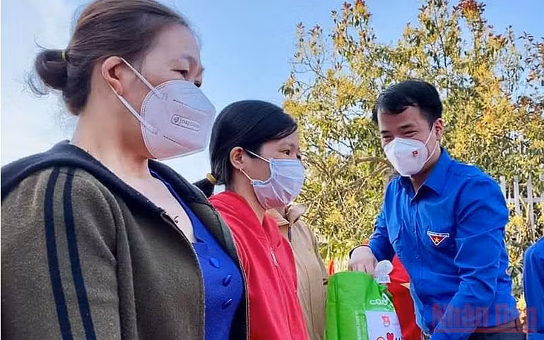 Sôi nổi sức trẻ cả nước trong Ngày cao điểm xây dựng nông thôn mới -0